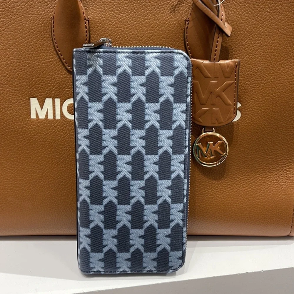 Michael Kors Men’s Women’s Cooper Tech Zip Around Wallet
Navy Multi Unisex
NWT - Picture 1 of 16